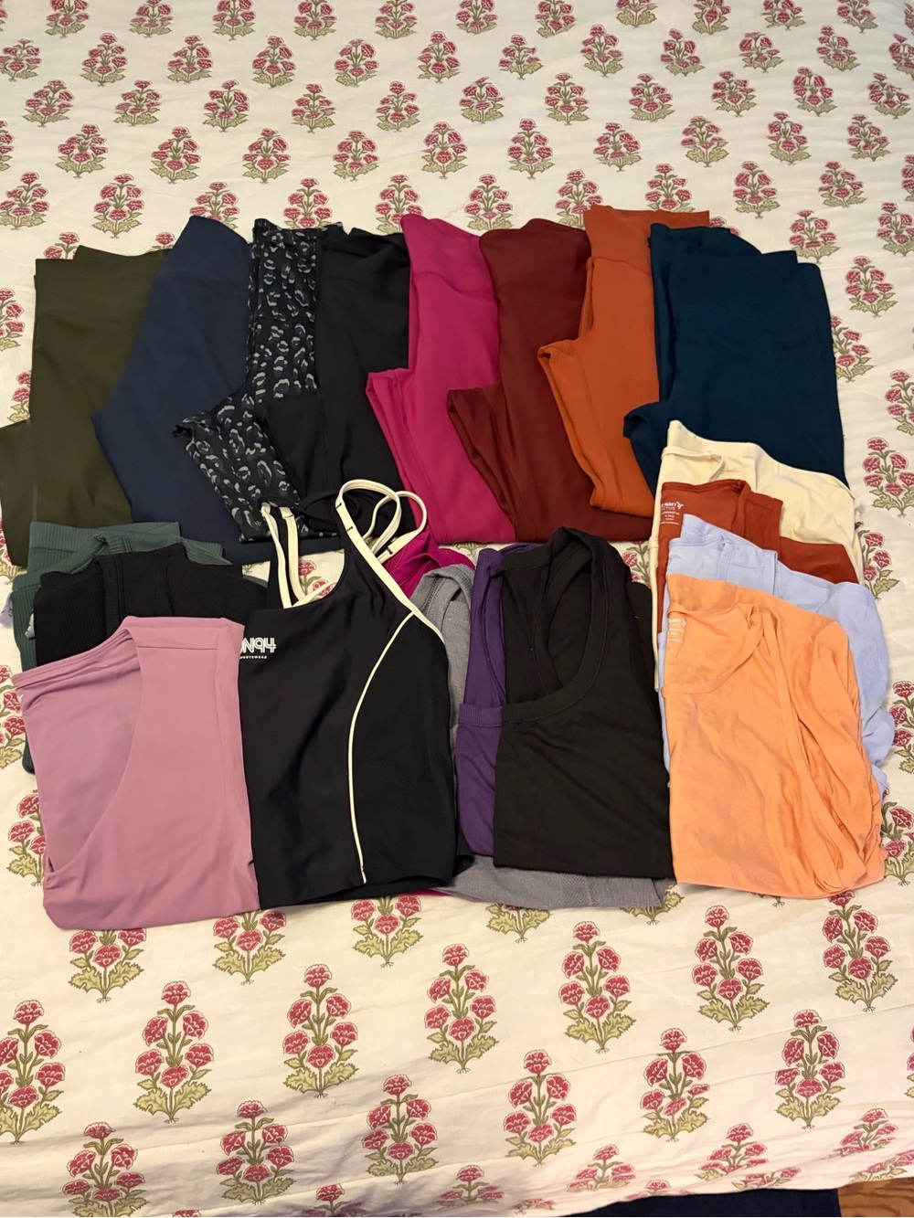 HUGE Old Navy Women’s Activewear LOT!!